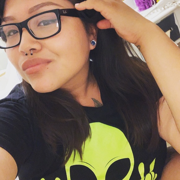 Meet your Posher, Sandy or Sunny - Picture 1 of 4